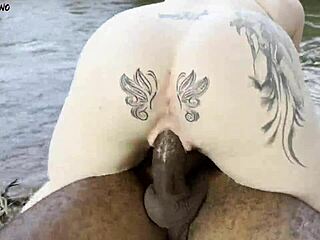 outdoor sunbathing by the river with two hotties sucking and fucking until creampie 😈🌞