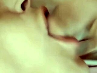 Amateur homemade deep throat action that's totally mind-blowing!