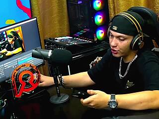 ruan pediu um beijo pra bruna lambertini ela sentou pelada no colo dele o pau subiu