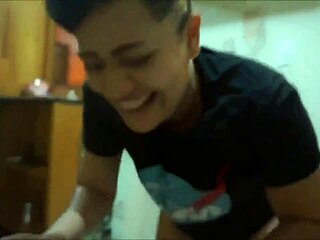 Rafinha Bastos, Caue Moura, and PC Siqueira review amateur porn videos from Bluezao on Xvideos in a fun session