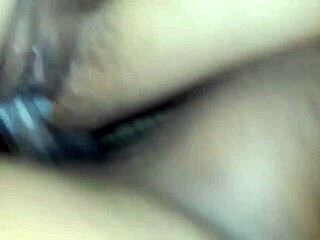 passou óleo no meu corpo inteiro e me fudeu até eu gozar gostoso