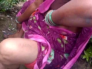 Hey roommate, let's make this homemade dorm video in the garden together!