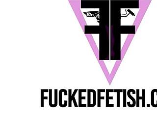 Hey, check out Lola Yessica Bunny splashing in the bathtub for week 45 release