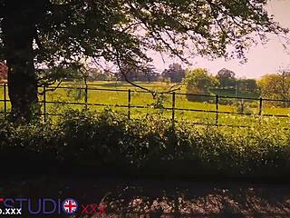 Brit nurse fucks her favourite patient and swallows his load 😏