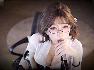 Chinese Beauty Zhang Ailing In Sexy Kissing And Handjob Office Scene