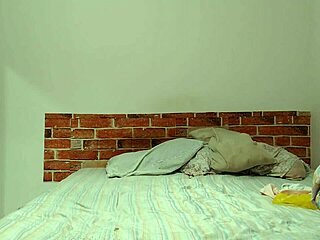 Hey, check out this booty panty ass!