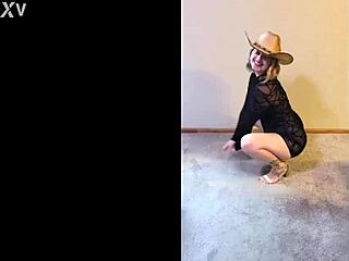 Scarlettraven Strips Down In Homemade Blonde Milf Amateur Video With Clothes Ripped