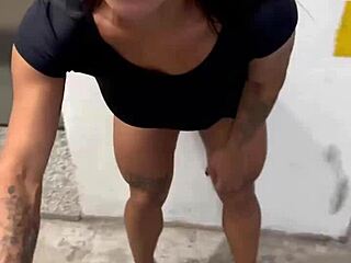 Dei Pro Boy No Elevador Do Predio Amador