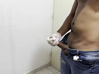 Muscular Latina bodybuilder goes crazy in homemade casting interview