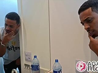 No Banho É Mais Gostoso Peguei Ele Me Espiando E Olha No Que Deu Sexo E Prazer Ao Extremo Com Muito Tesão L Completo No Sheer E X-Red