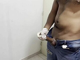 Muscular Latina bodybuilder goes crazy in homemade casting interview