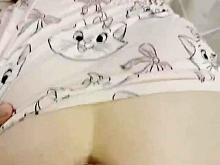 big ass arab girl poured water on her friend and they ended up fucking 😏