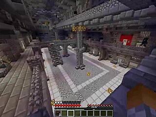 in this authentic minecraft game, experience the impossible escape as police and thief