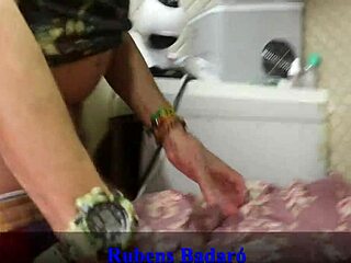 Velho Pauzudo Arromba Buceta Da Anazinha Dentro Do Motorhome Em Movimento