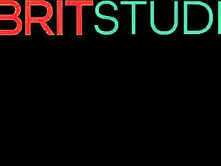 Brit nurse fucks her favourite patient and swallows his load 😏