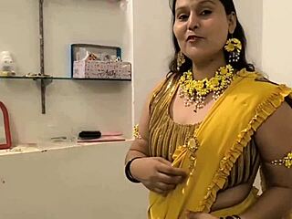 Oh Wow! Chubby Indian Milf Gets Fisted And Spanked In Wild Homemade Pussy Licking Session!