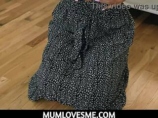 hey, check out this naughty big tits milf robbin banx giving an amazing blowjob to please that dirty guy