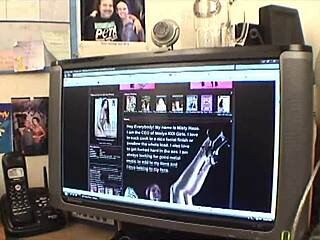 hey misty haze gives that classic footjob action 😏👣 cumshot included