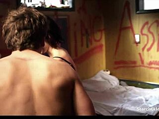 Laura Wiggins in Shameless S01E12 from 2011