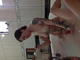 come eat me out in the hot tub now