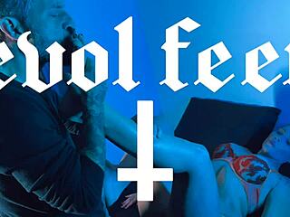 Horny Blonde Milf Teases with Barefoot Footjob Licking Juicy Toes and Wet Pussy