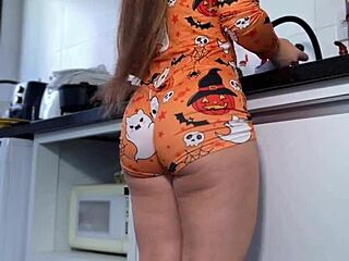 your hot neighbor's delicious daily routine in tight leggings