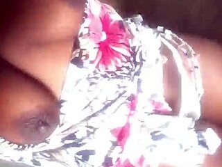 She flashes tits while dirty talking her pussy.