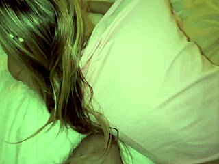 her winking butthole begs for your iphone cash