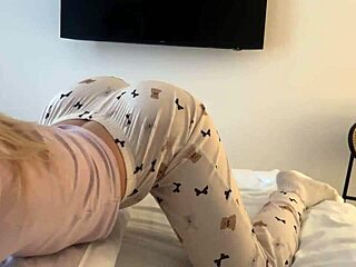 curvy bubble butt babe surprises with cowgirl ride on big cock