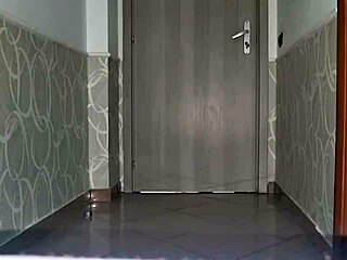 Anal sborrata with huge cock finger in ass sexy guy!