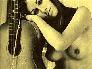 Vintage Porn Musical Babes Deliver Blowjobs And Beaver Shows