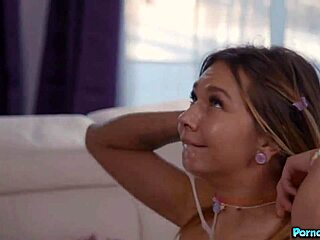Teen Schoolgirl Mia Kay Sloppy Blows Chad Alva