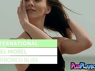 wanna see hot milf's naked body after outdoor strip?