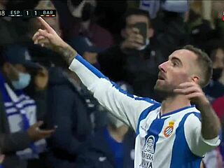 Espanyol ties Barcelona in thrilling 2-2 draw