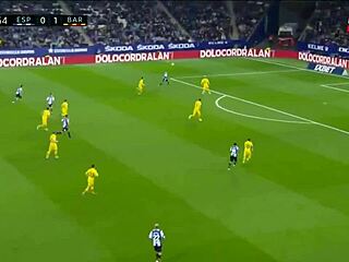 Espanyol ties Barcelona in thrilling 2-2 draw