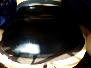 vity strokes hard till she squirts for fans