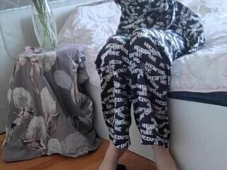 Elza Kom's nylon tights huge ass panty worship domination in bedroom leggings fetish play with curvy ebony student sniffing