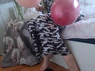 Elza Kom's nylon tights huge ass panty worship domination in bedroom leggings fetish play with curvy ebony student sniffing