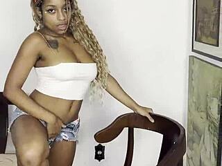 vicky menage shakes her sexy brazilian ass so hot