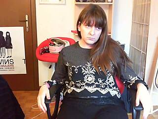 chubby italian milf unleashes massive pee on bathroom floor solo