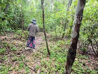 thai amateurs fuck passionately in public forest 4k bliss