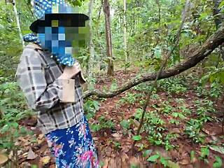 thai amateurs fuck passionately in public forest 4k bliss