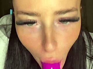 Hey, watch me toy to squirting orgasm!