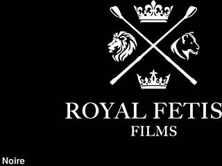 Real couple seduces audience with hardcore live fuck