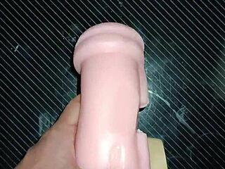 Trio's Kissy Dolly Path from Lips to Curves