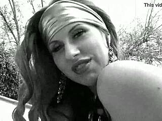 Savana's Horny Striptease Twerk in Empty Room