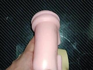 Trio's Kissy Dolly Path from Lips to Curves