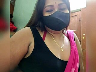 hey desi indian babe loves showing off her big tits and curves yo