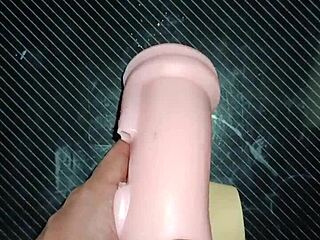 Trio's Kissy Dolly Path from Lips to Curves