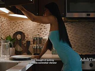 Ebony chanel camryn and ameena green toy pussies